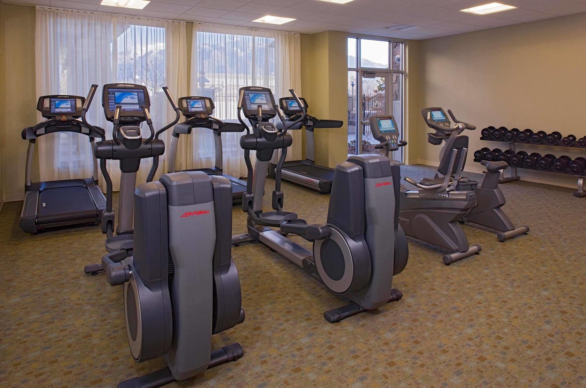 Hyatt House Airport 3*