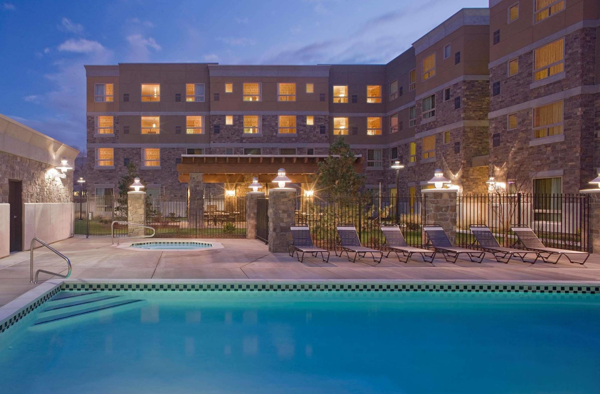 Hyatt House Airport 3* Denver