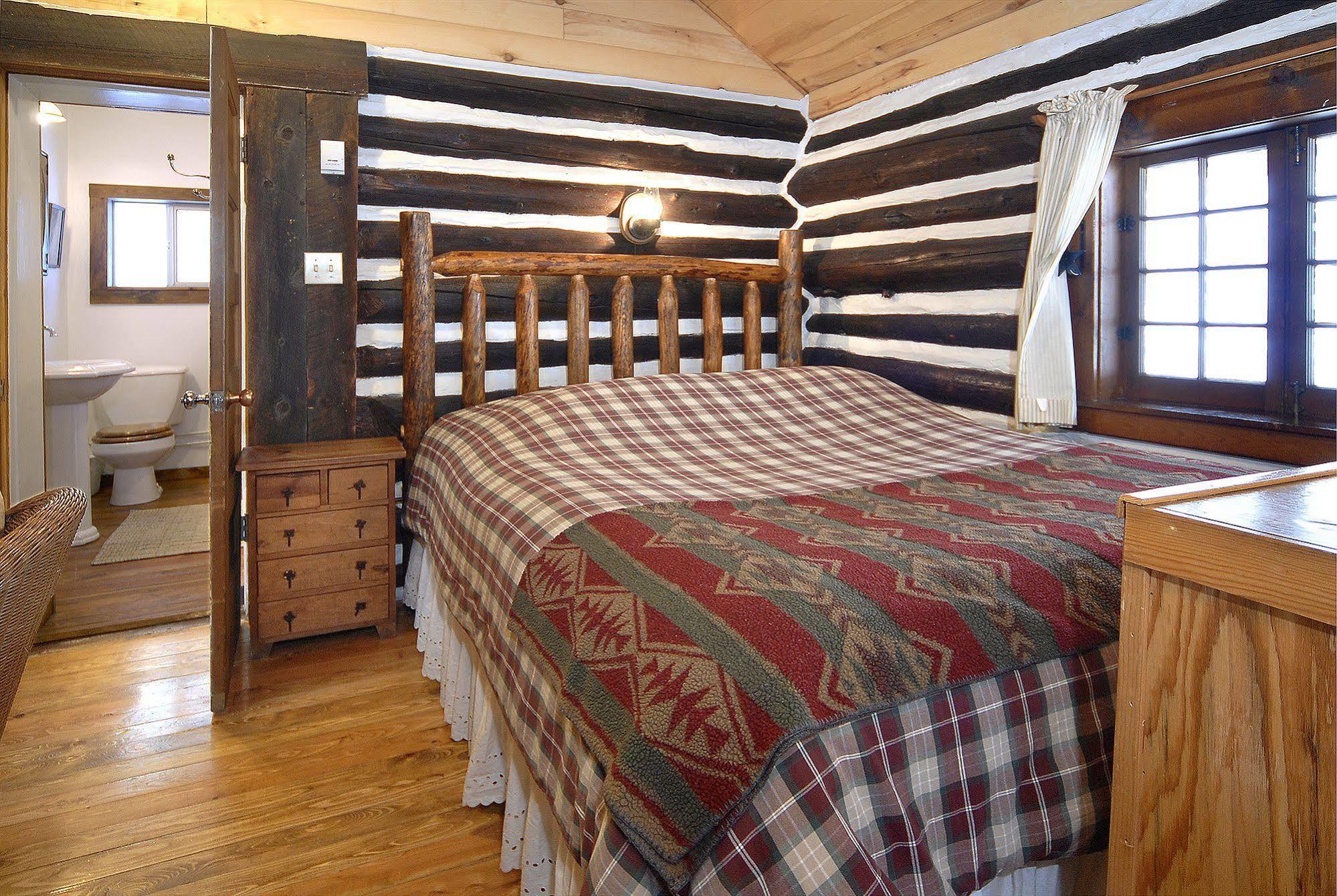 Pioneer Guest Resort Crested Butte