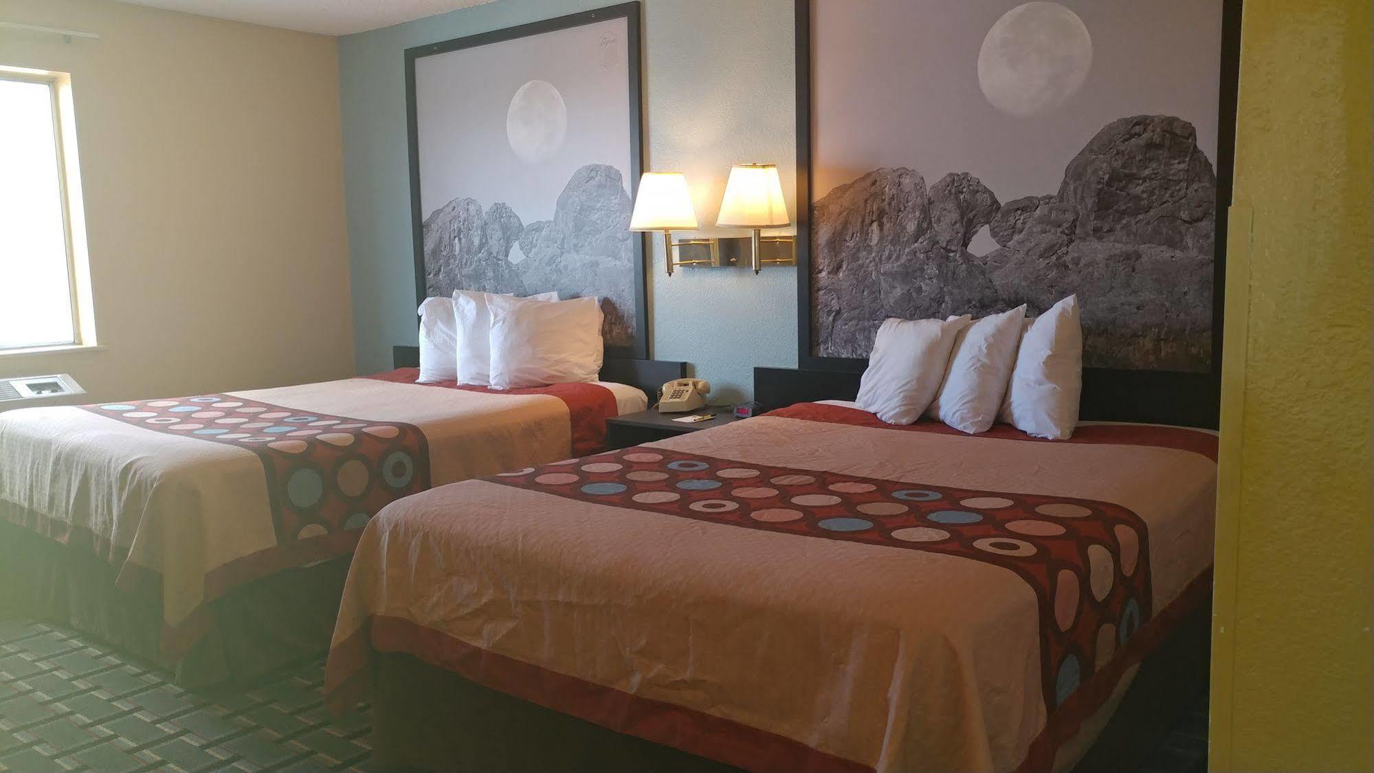 Hotel Super 8 By Wyndham North East Denver Henderson
