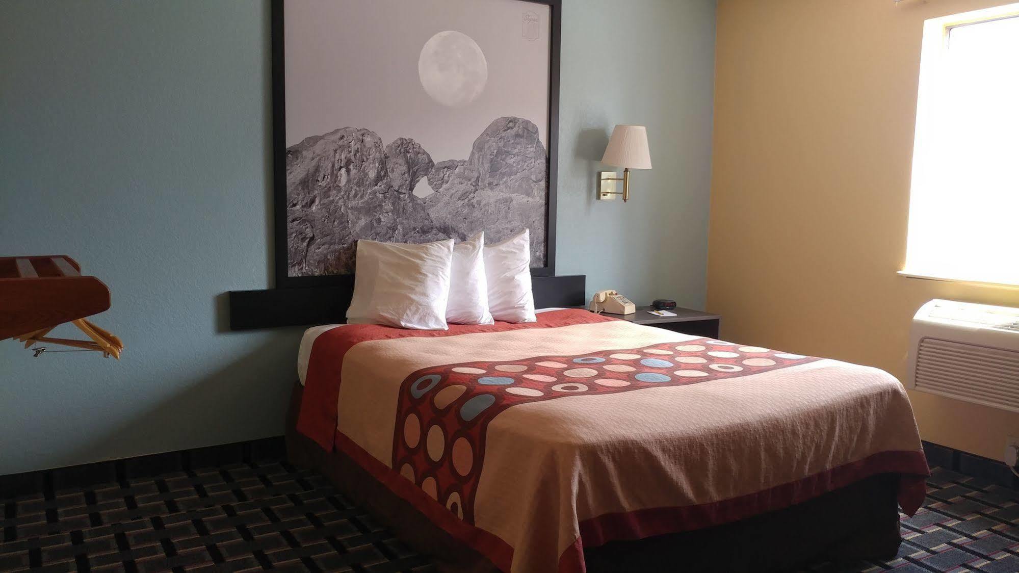 Super 8 By Wyndham North East Denver Hotel Henderson