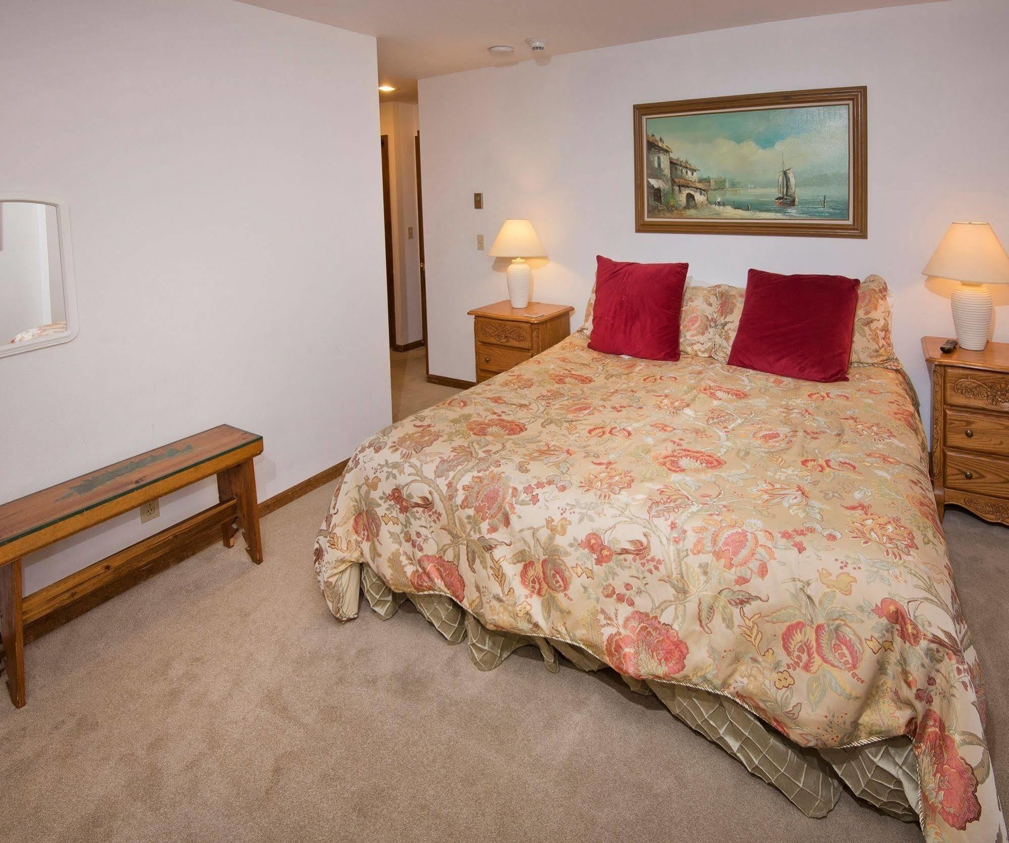 Lodge Seasons At *