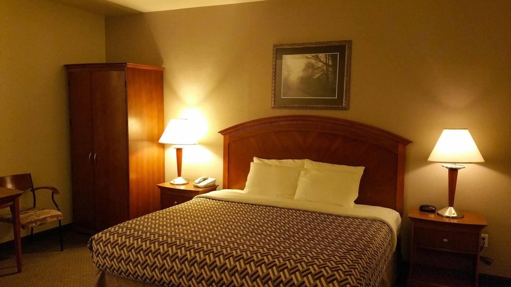 A Riverside 3*