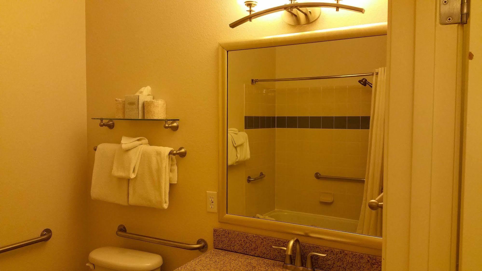 A Riverside Hotel 3*