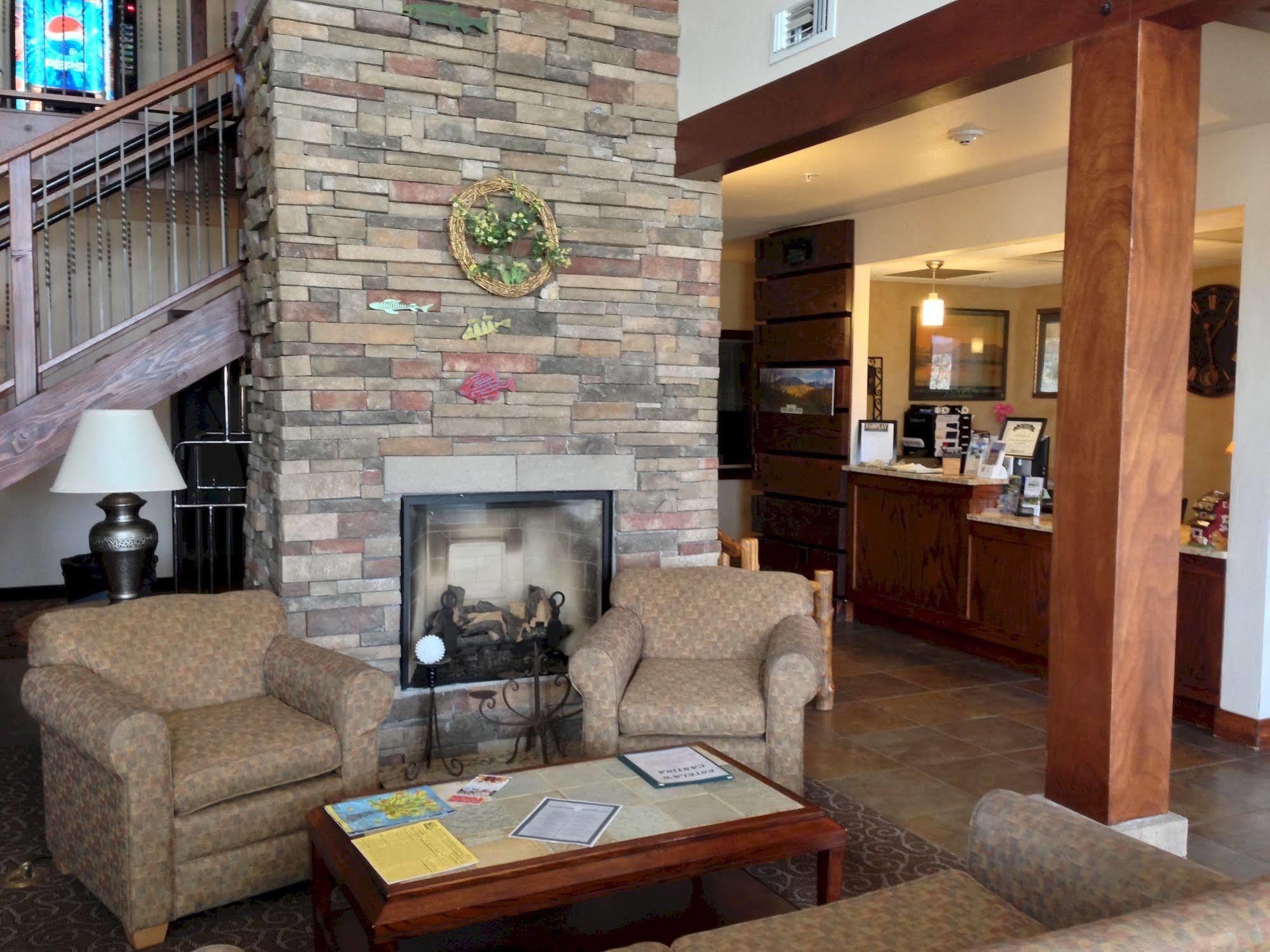 A Riverside Hotel 3*
