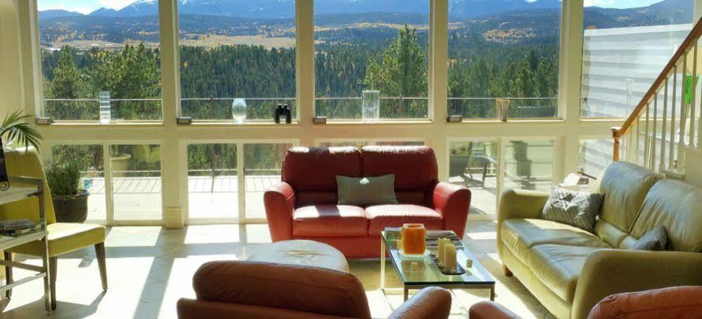 Pikes Peak Paradise 3*