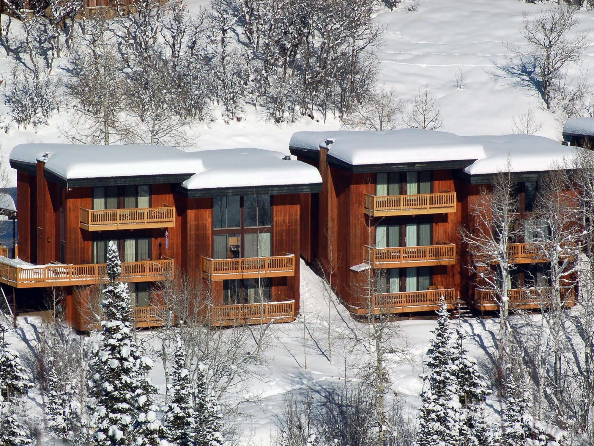 Storm Meadows Townhomes 3*