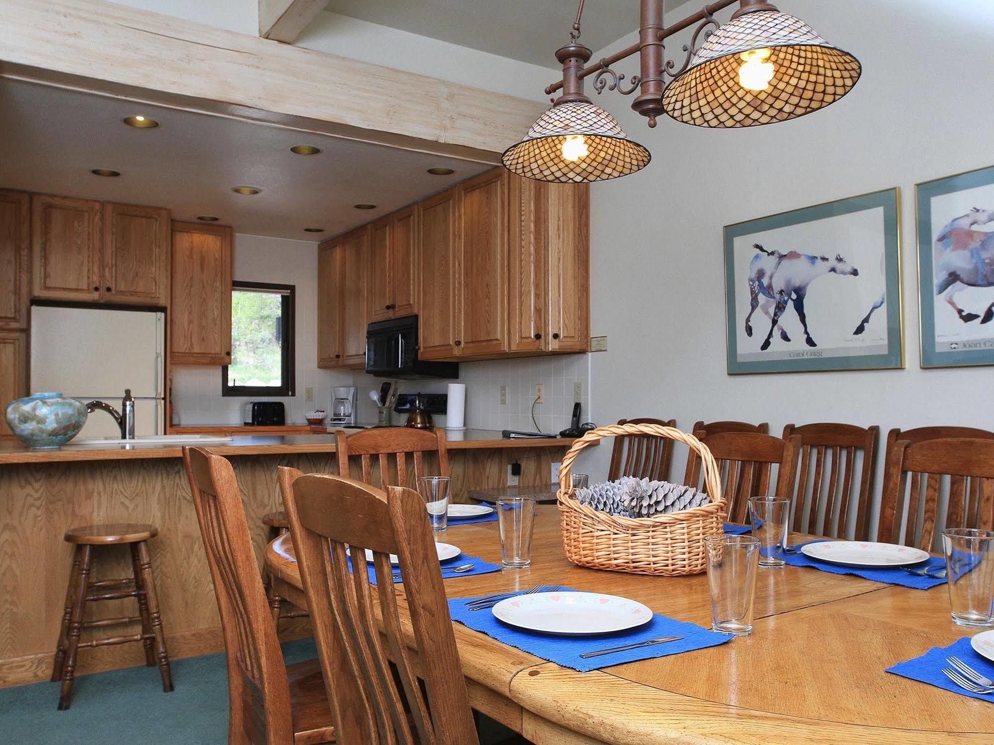 Storm Meadows Townhomes 3*