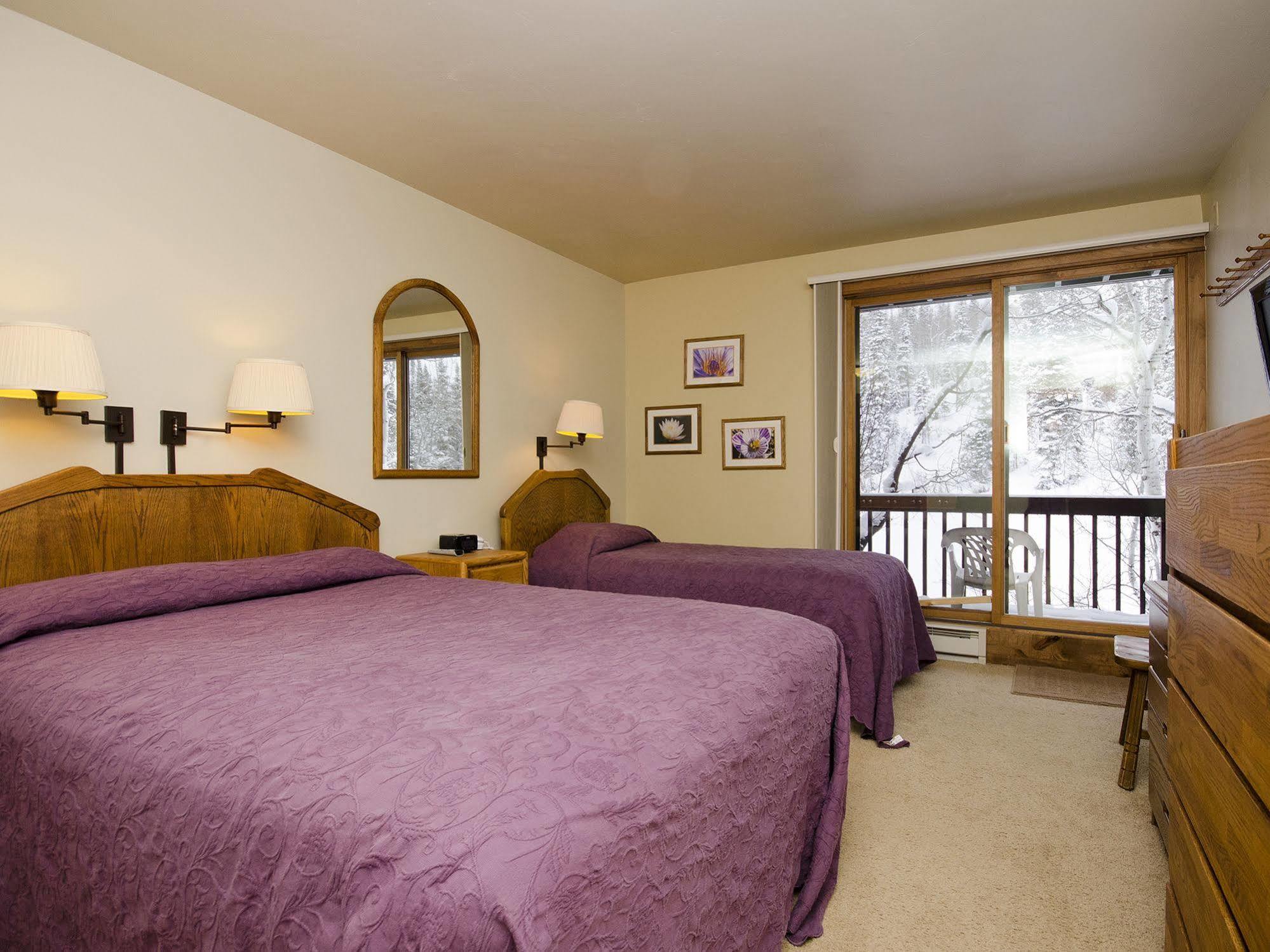 Storm Meadows Townhomes 3*