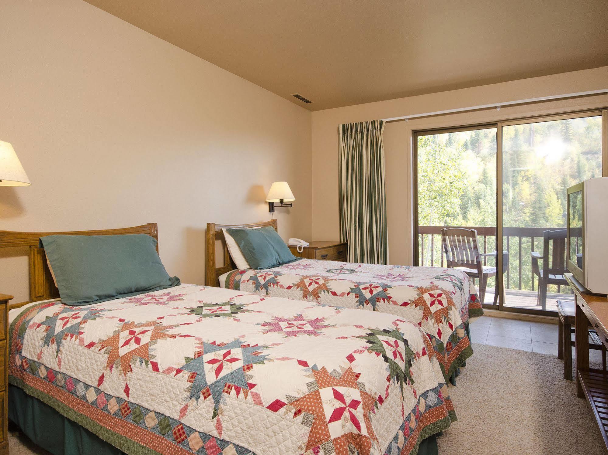 Storm Meadows Townhomes 3*
