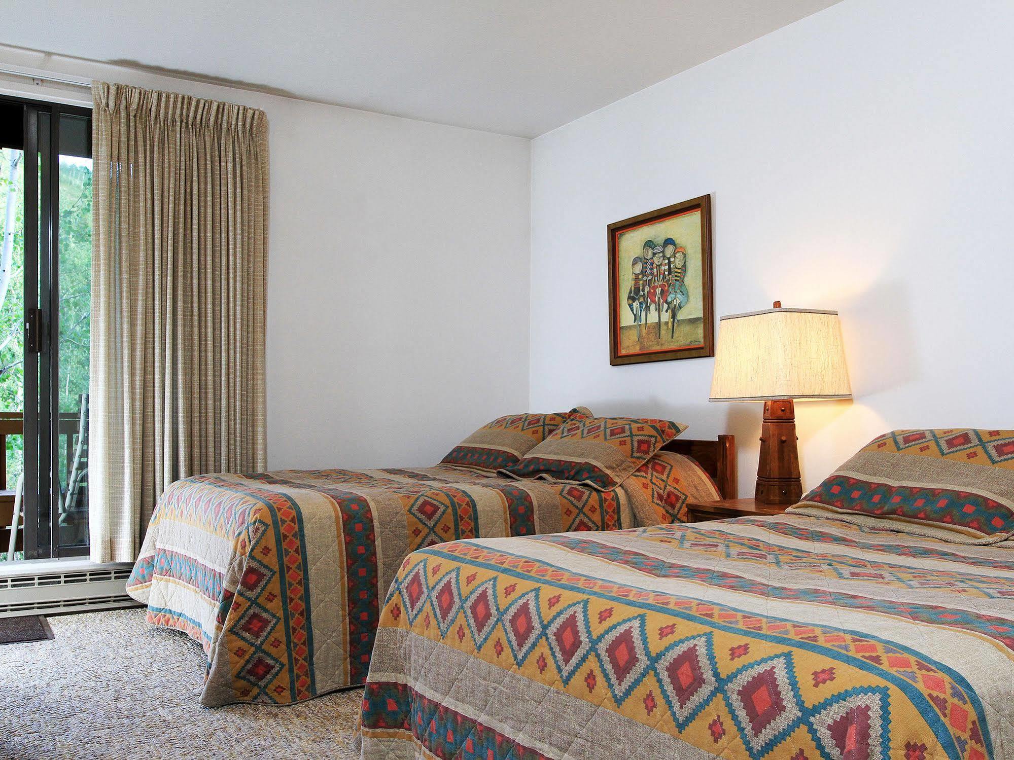 Storm Meadows Townhomes 3*