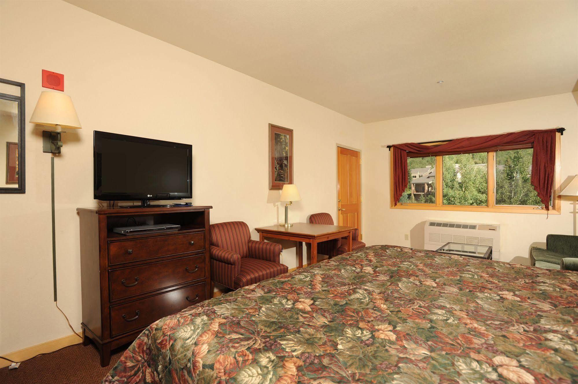 Gateway Mountain By 3*