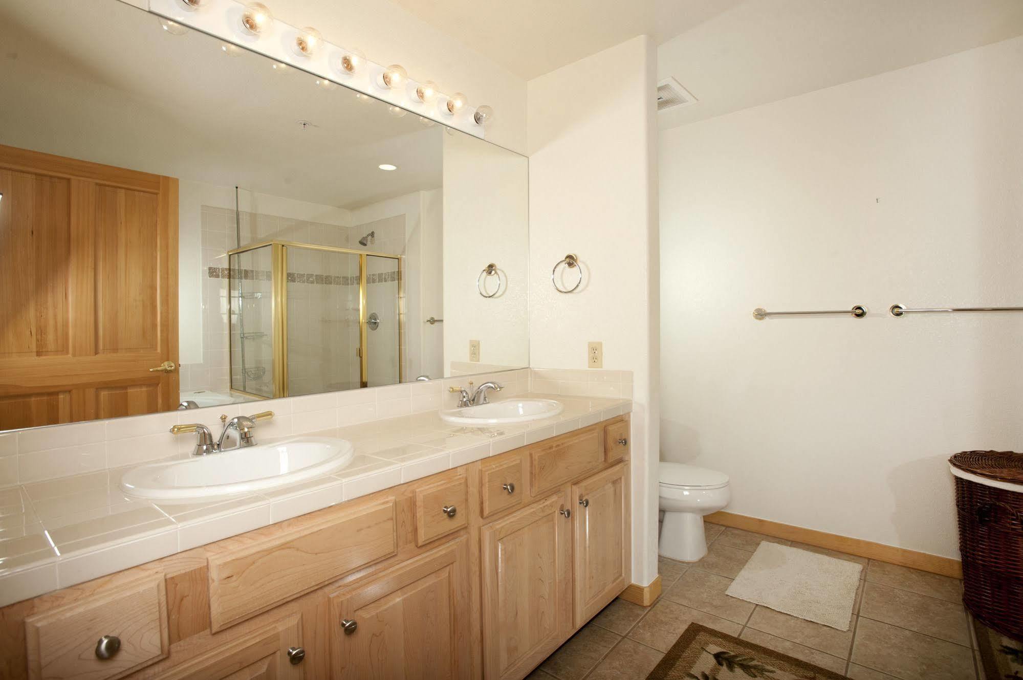 Gateway Mountain By 3*