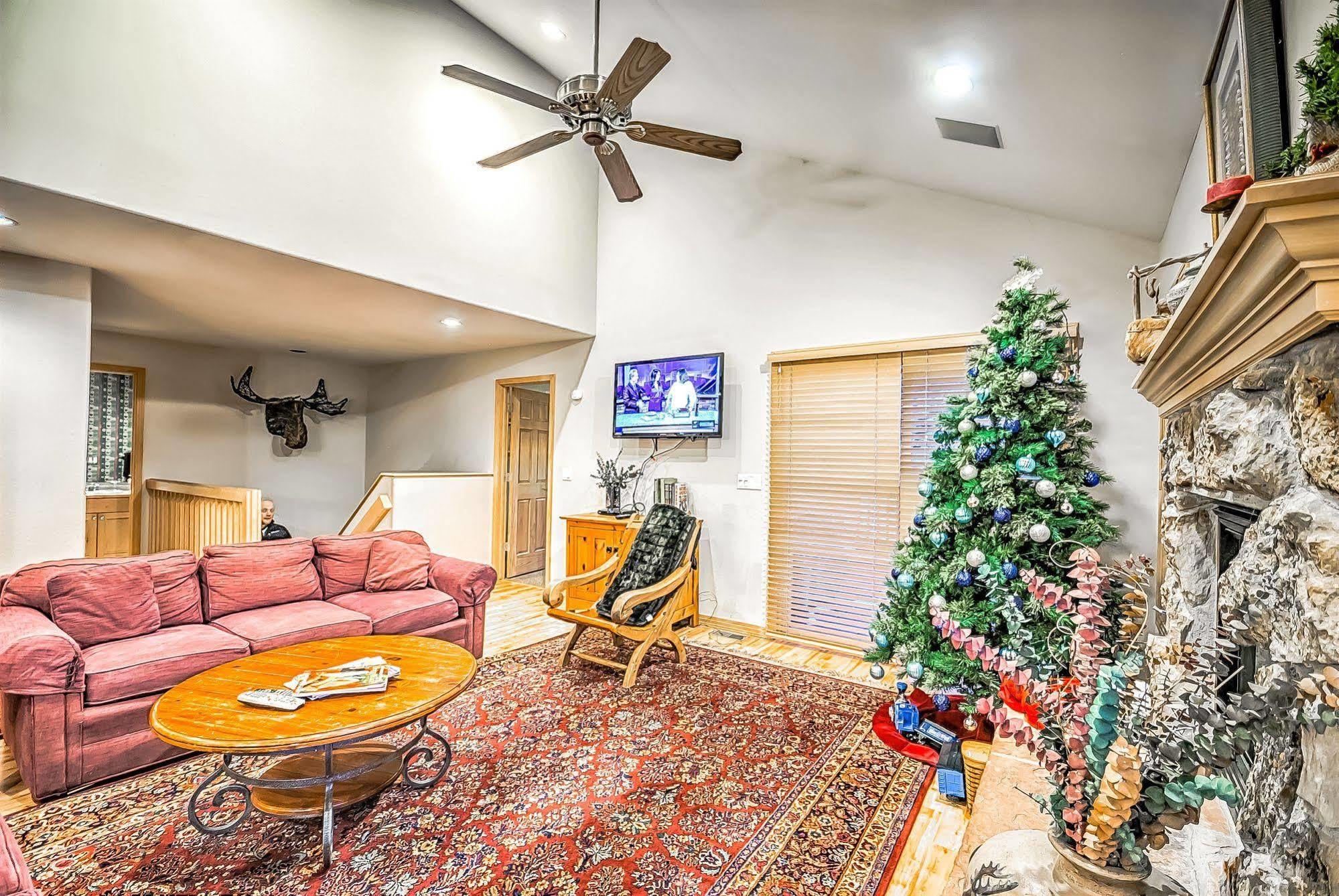 Cascades At Eagleridge By Retreatia *
