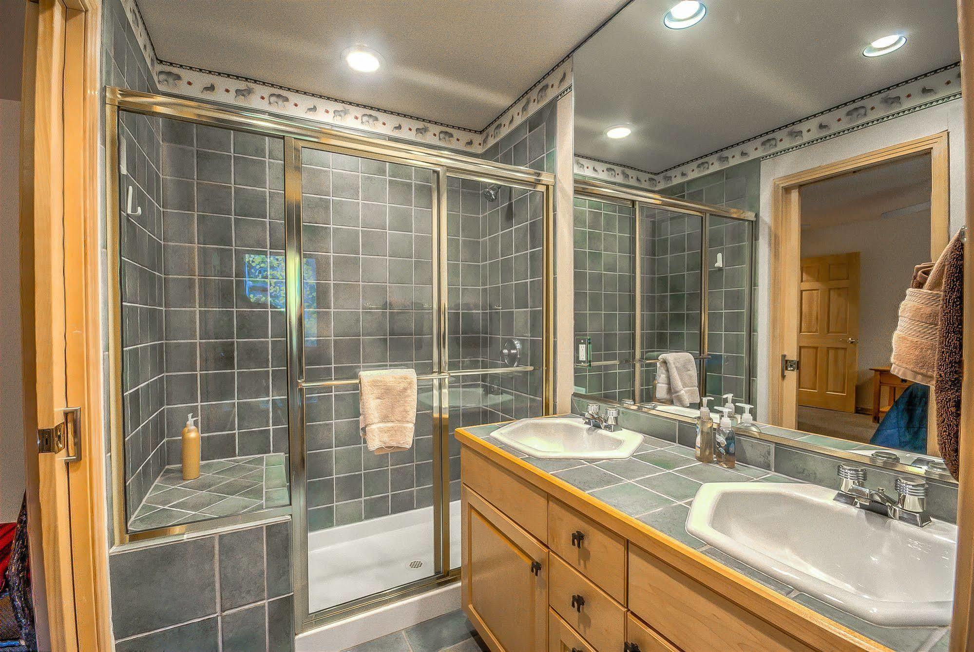 Cascades At Eagleridge By Retreatia *