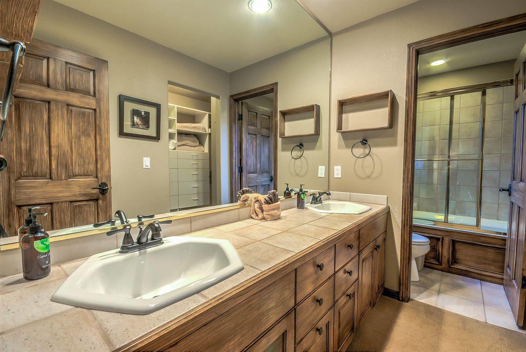 Cascades At Eagleridge By Retreatia *