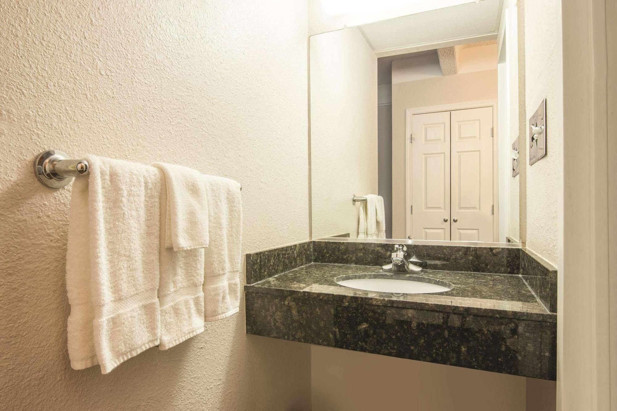 Quality And - Copper Mountain Hotel 2*