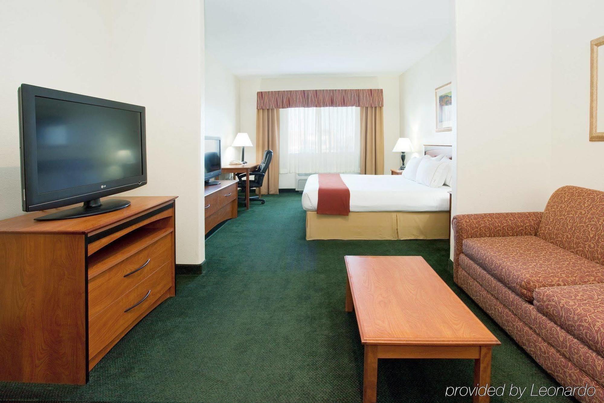 Express & By Ihg Hotel 2*