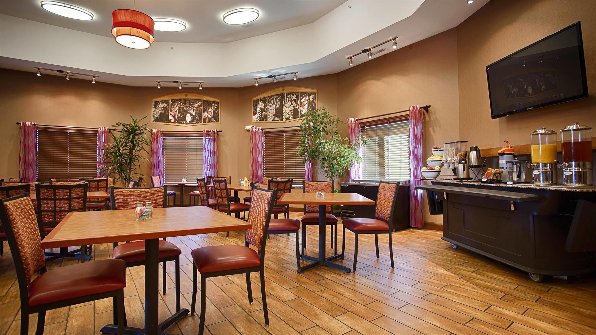 Western Carousel & Hotel Burlington