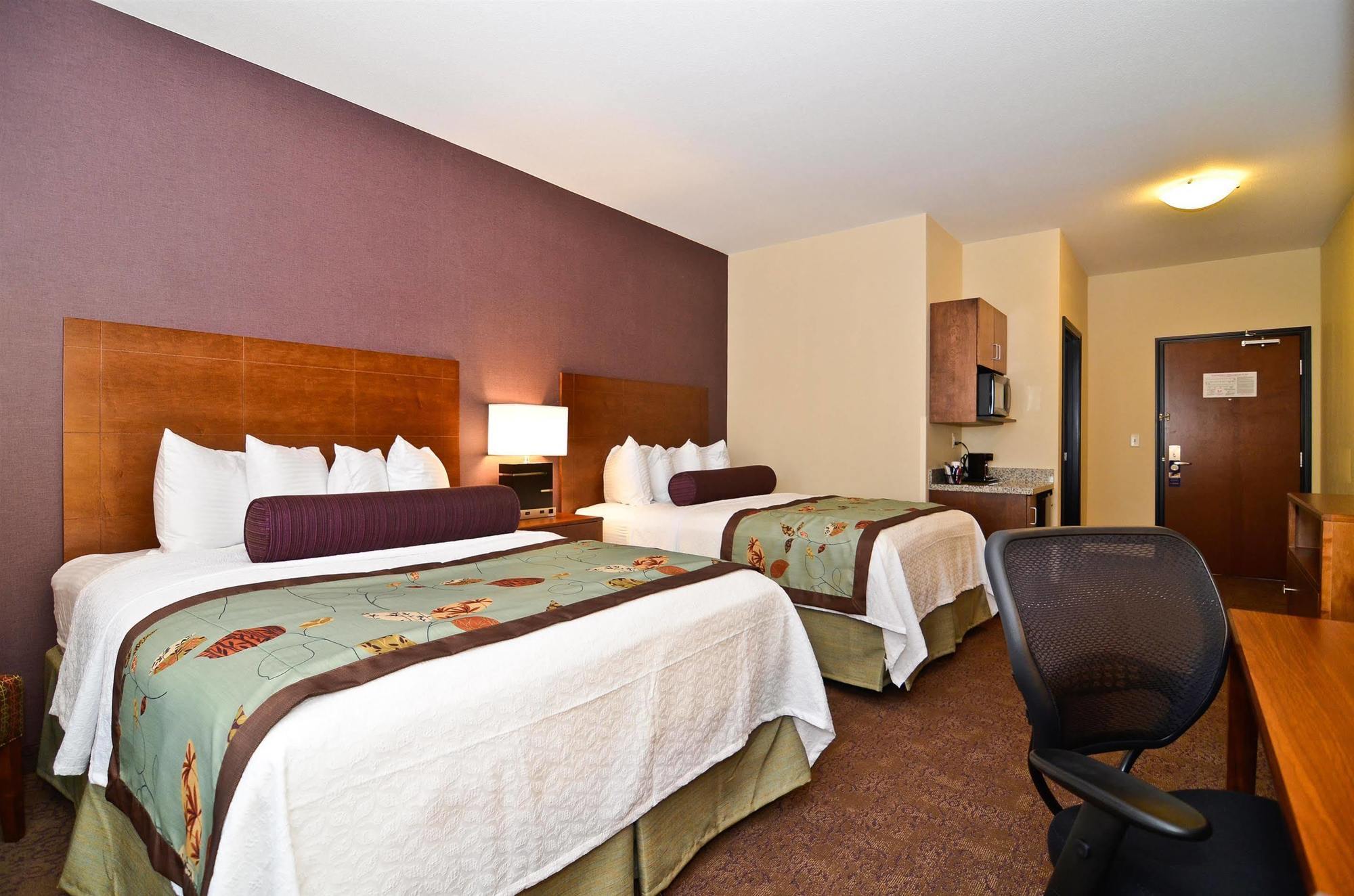 Western Carousel & 3* Burlington