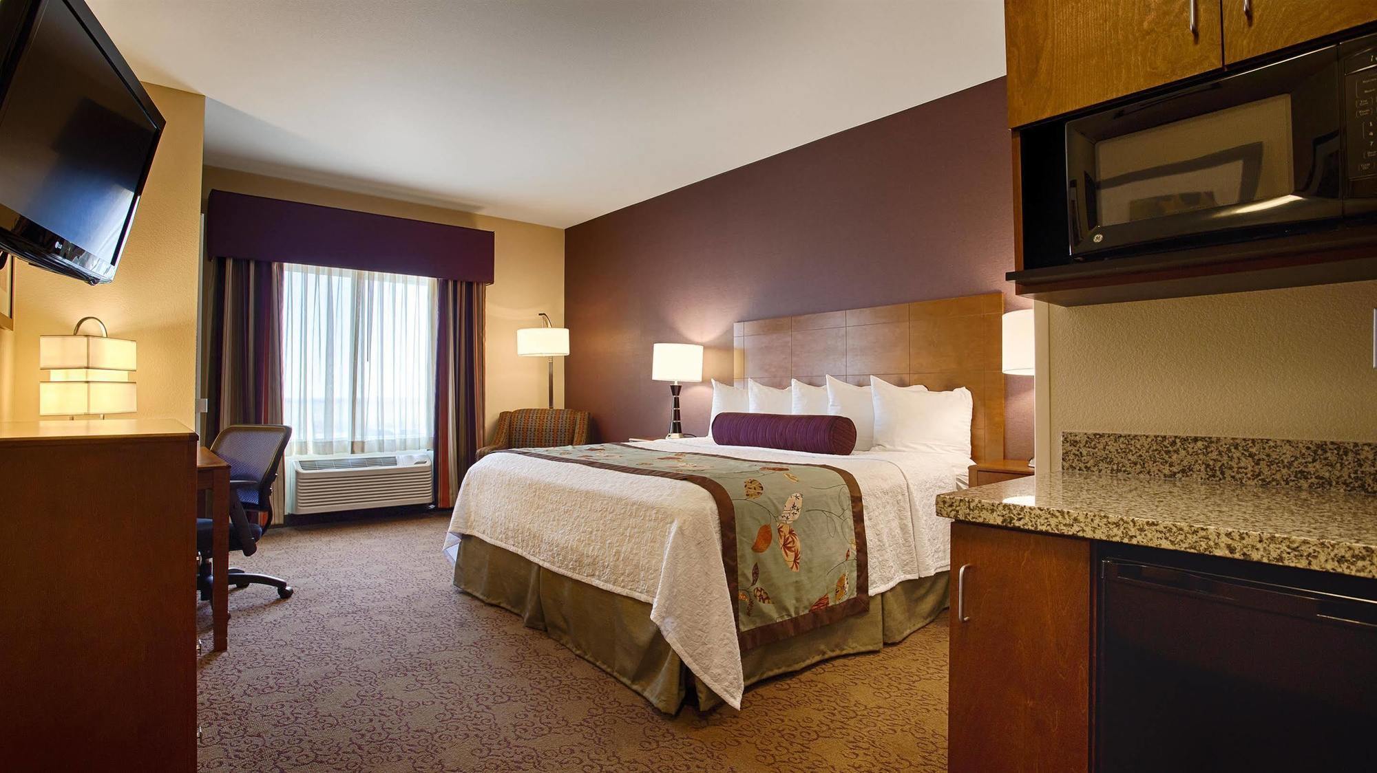 Western Carousel & 3* Burlington