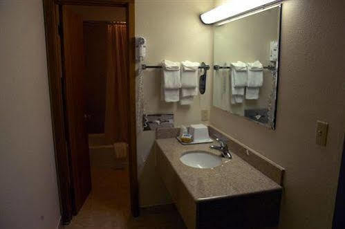 Caravan Motel 2*