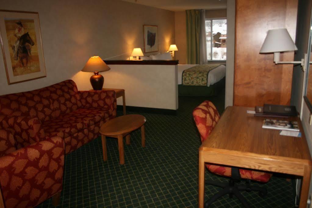 Hotel Fairfield & By Marriott