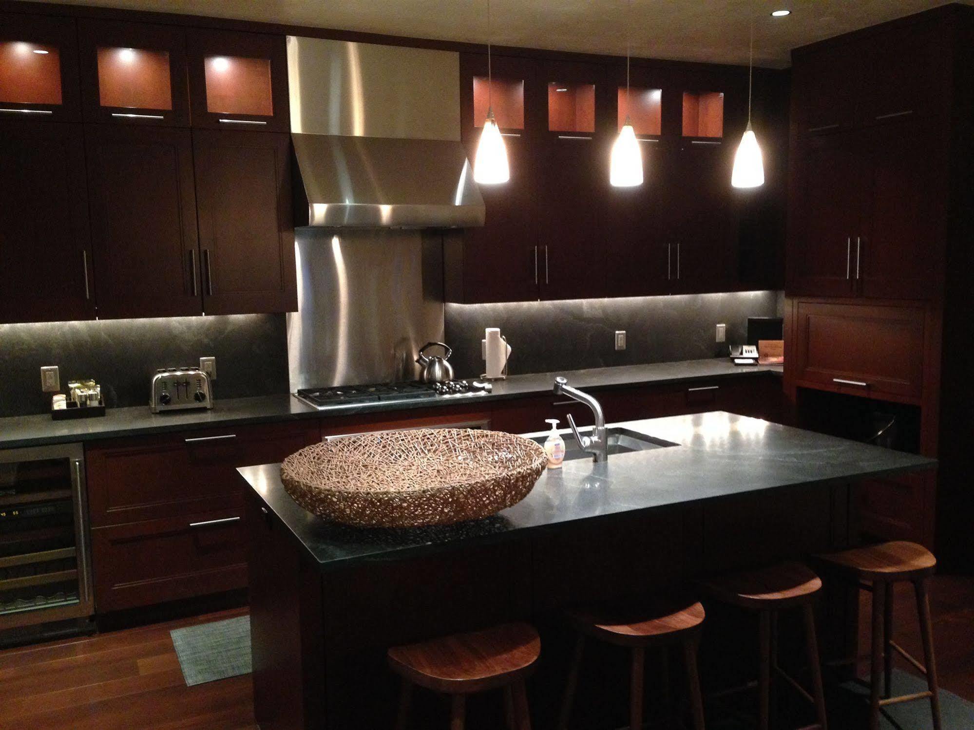 Elevation Residences At Solaris Aparthotel