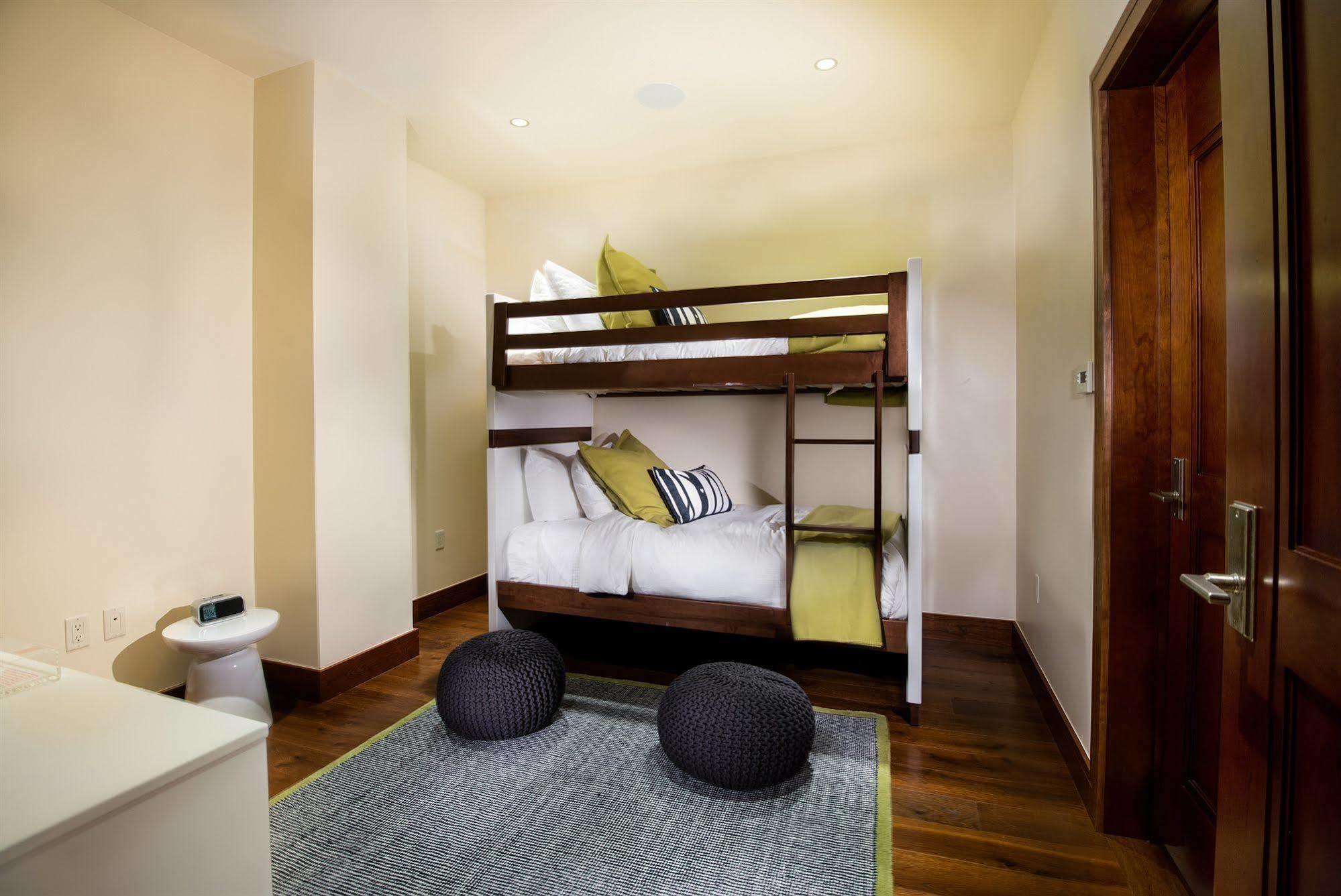 Elevation Residences At Solaris Aparthotel