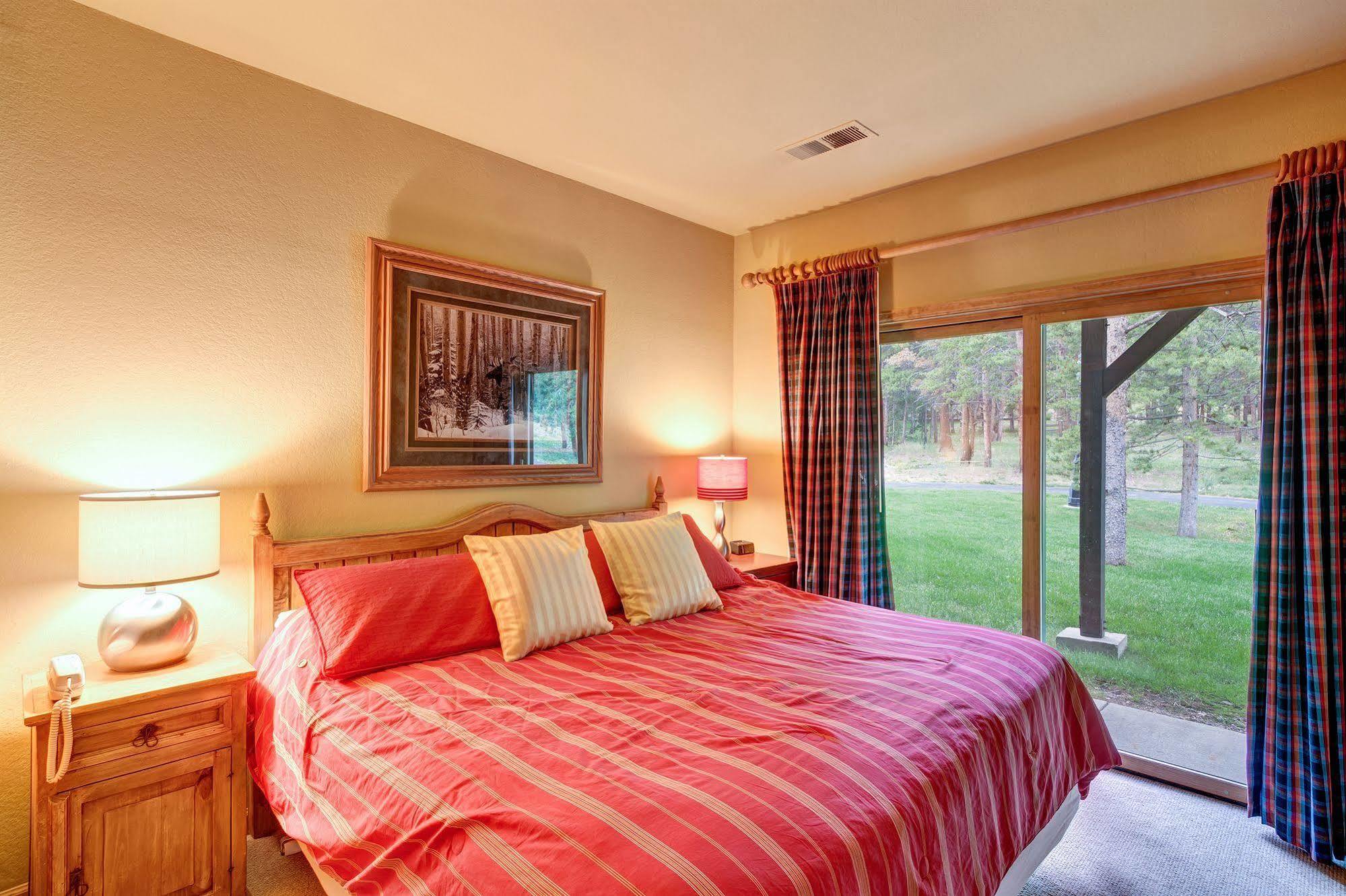 One Place Townhomes Hotel