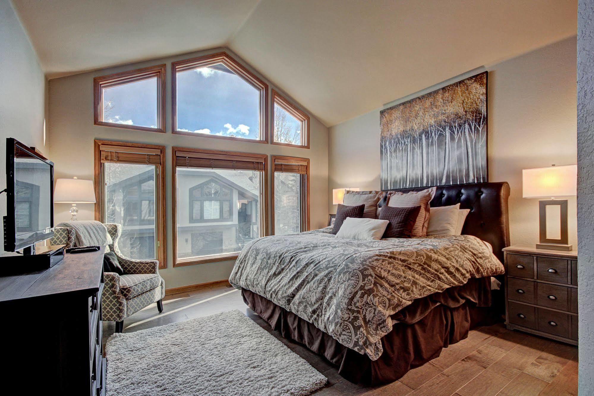 One Place Townhomes 3*