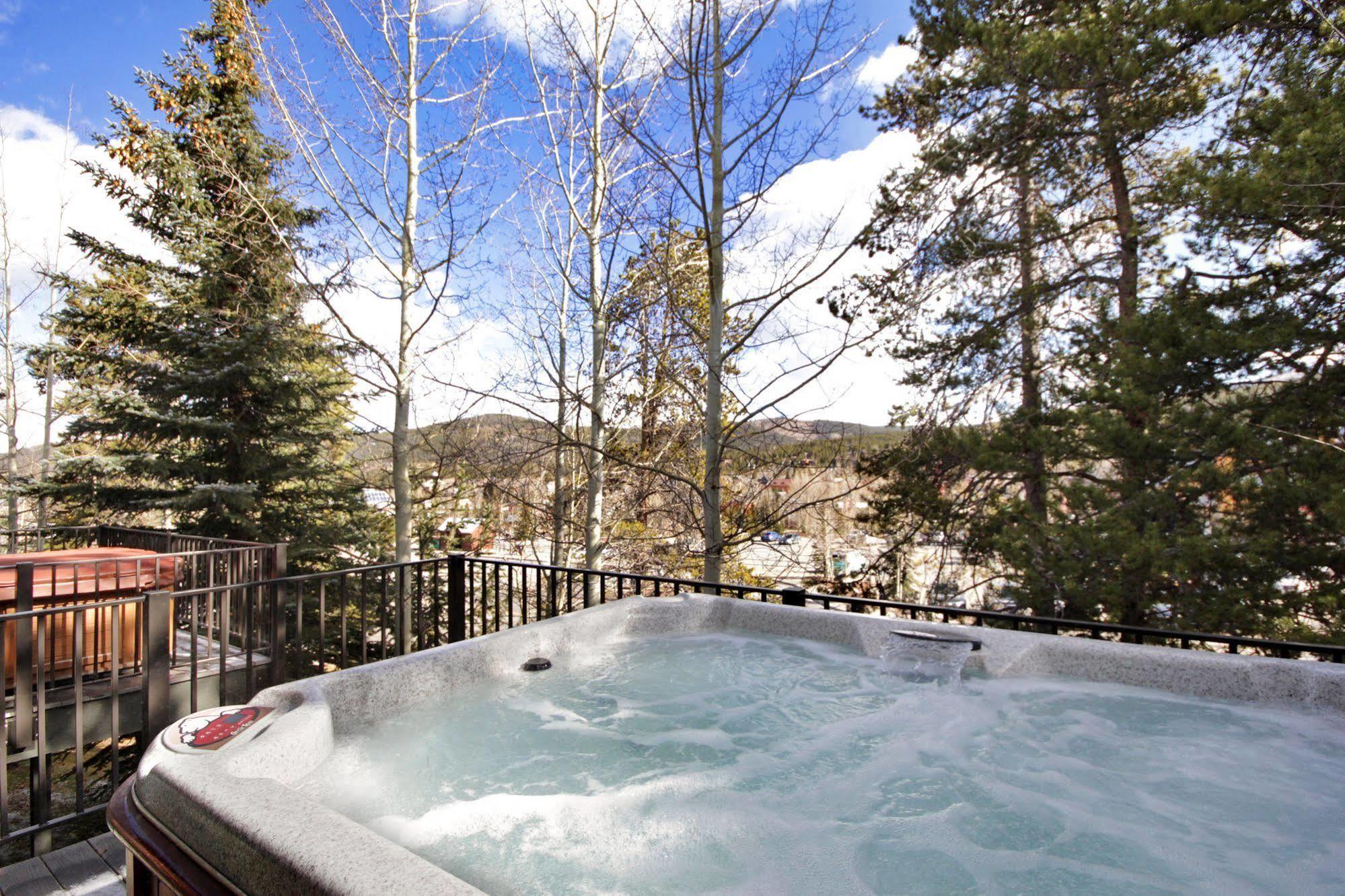 One Place Townhomes Hotel