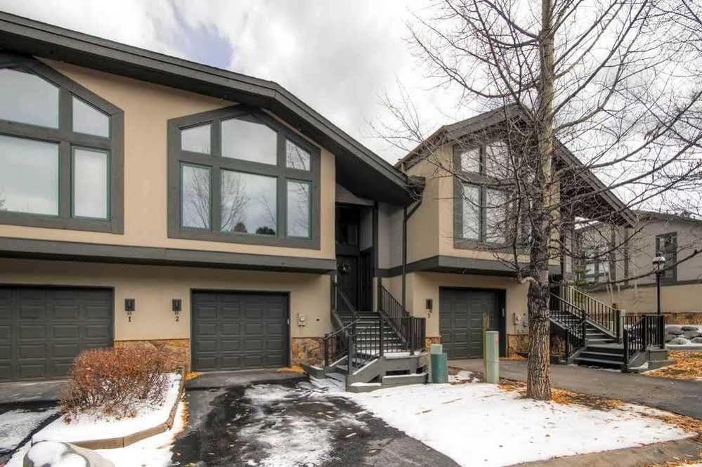 Hotel One Place Townhomes