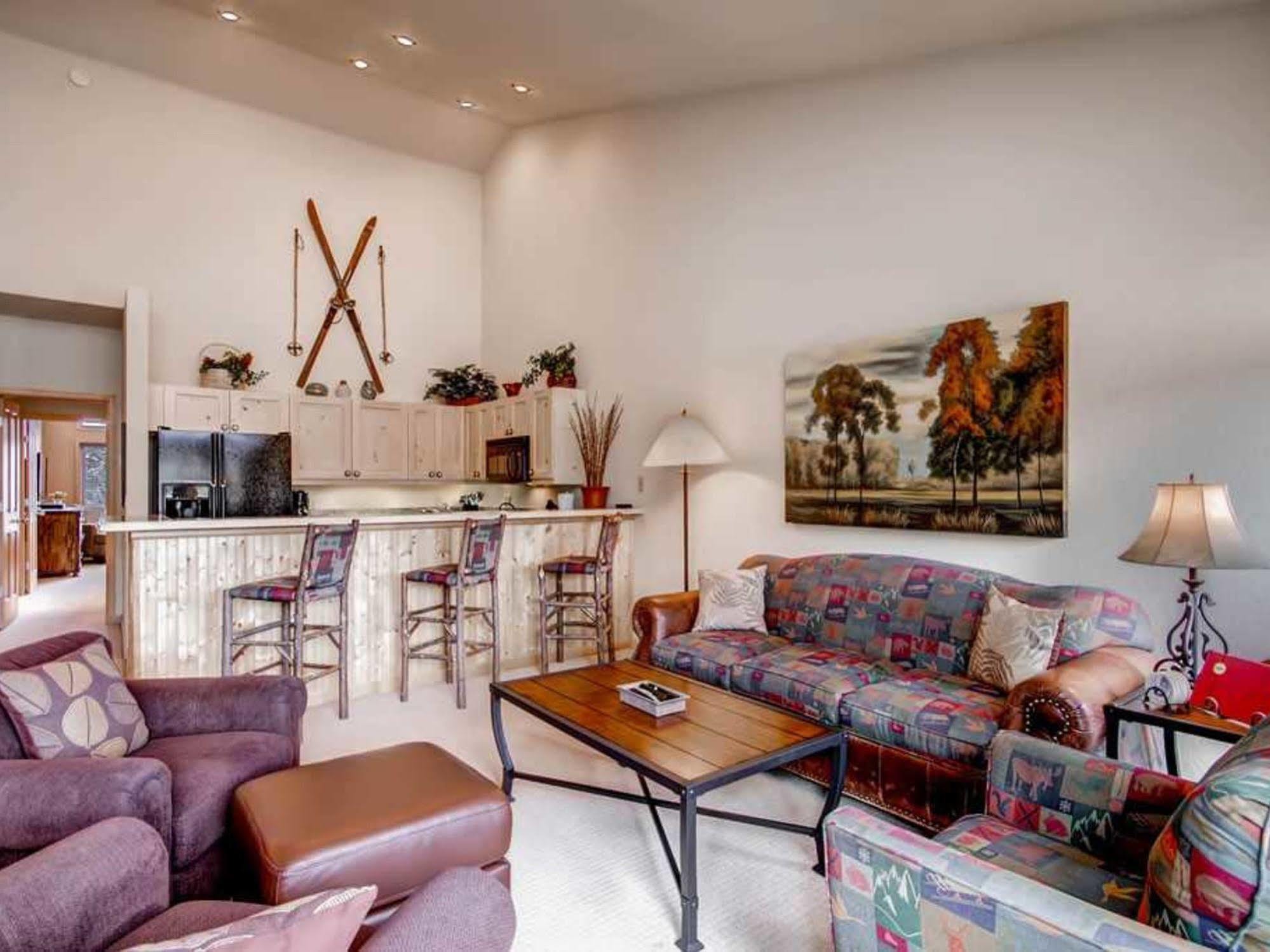 One Place Townhomes Hotel