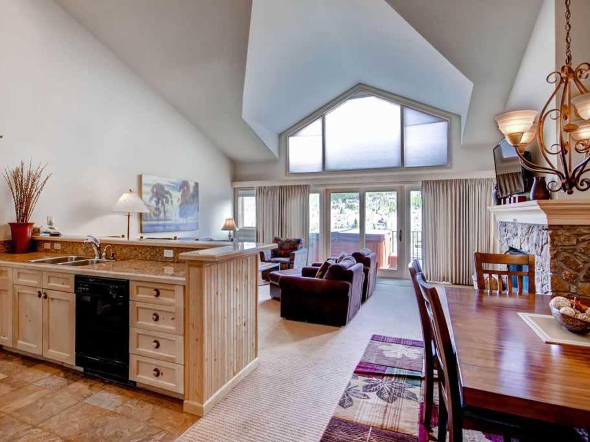 Hotel One Place Townhomes