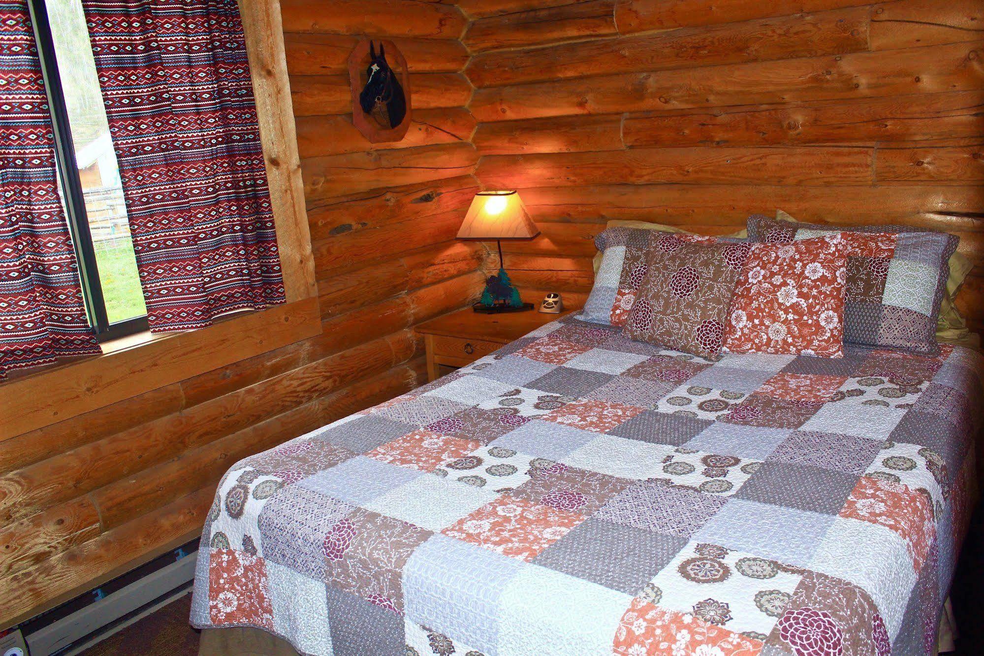 Hotel Elk River Guest Ranch 4*
