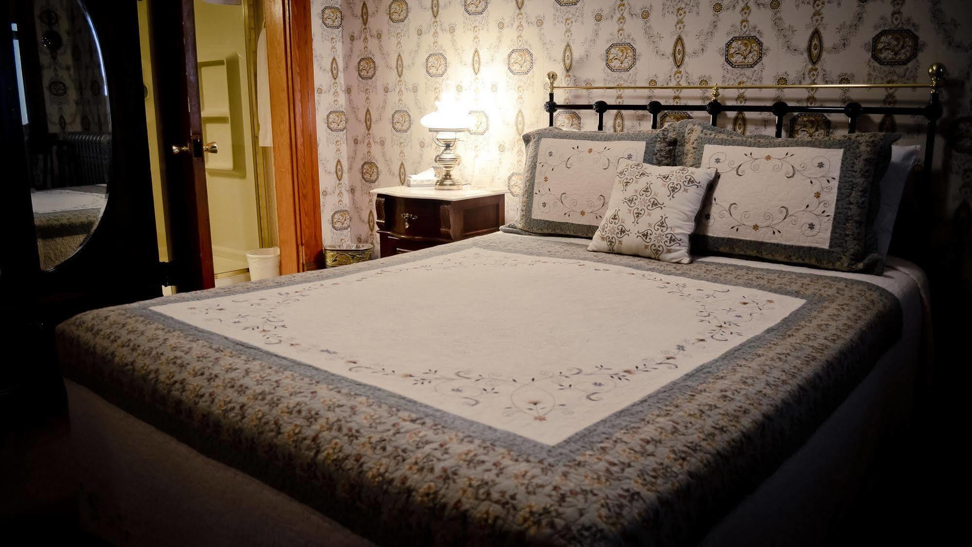 Hospitality House & Travel Park Hotel 3*