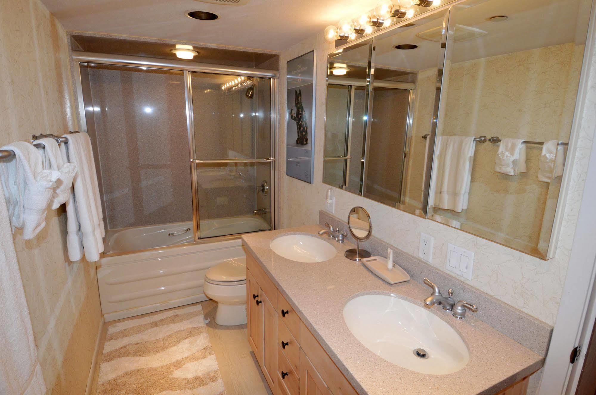 Hotel Chateau Eau Claire & Roaring Fork By Frias Aspen