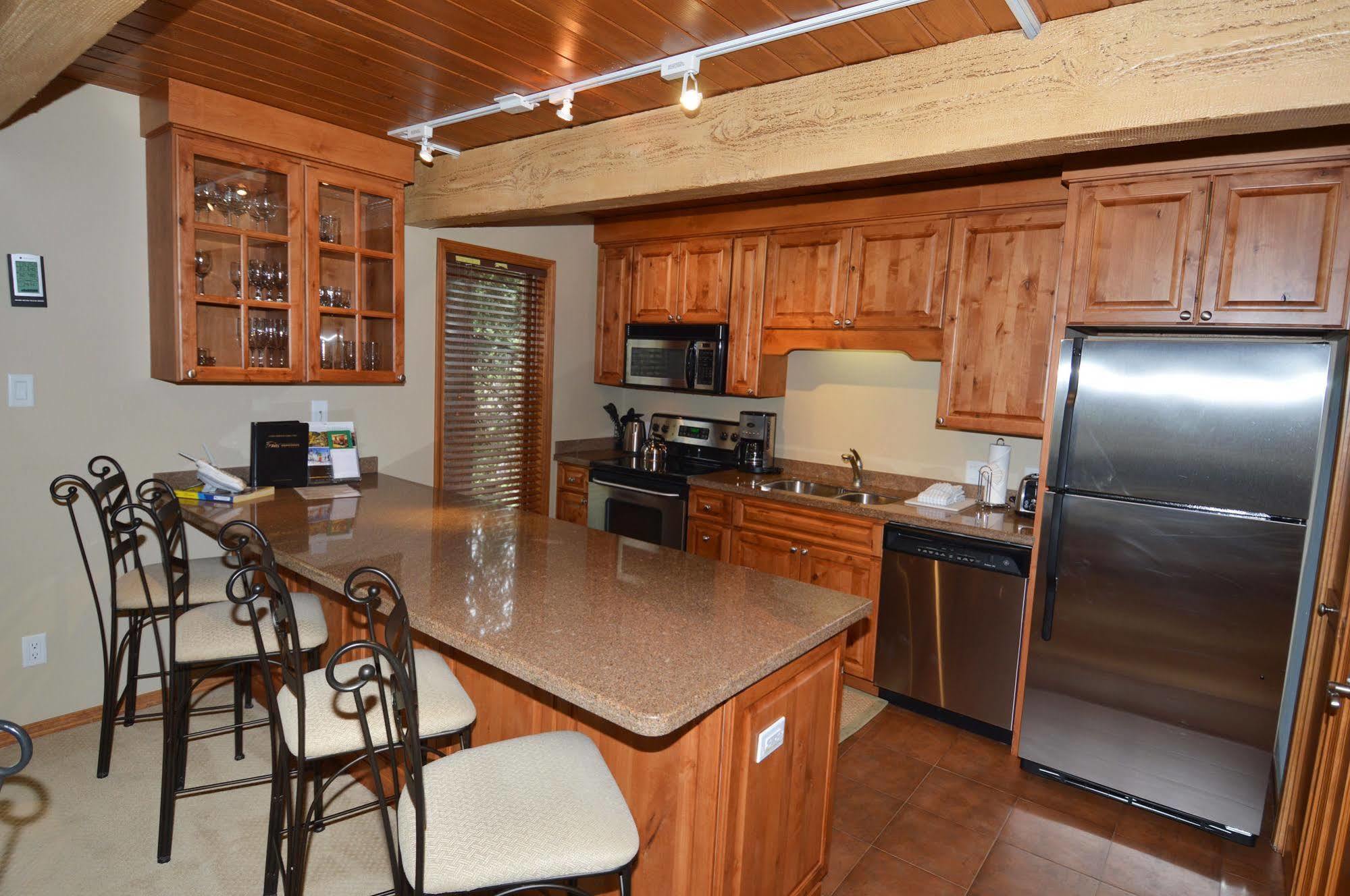 Chateau Eau Claire & Roaring Fork By Frias 4*
