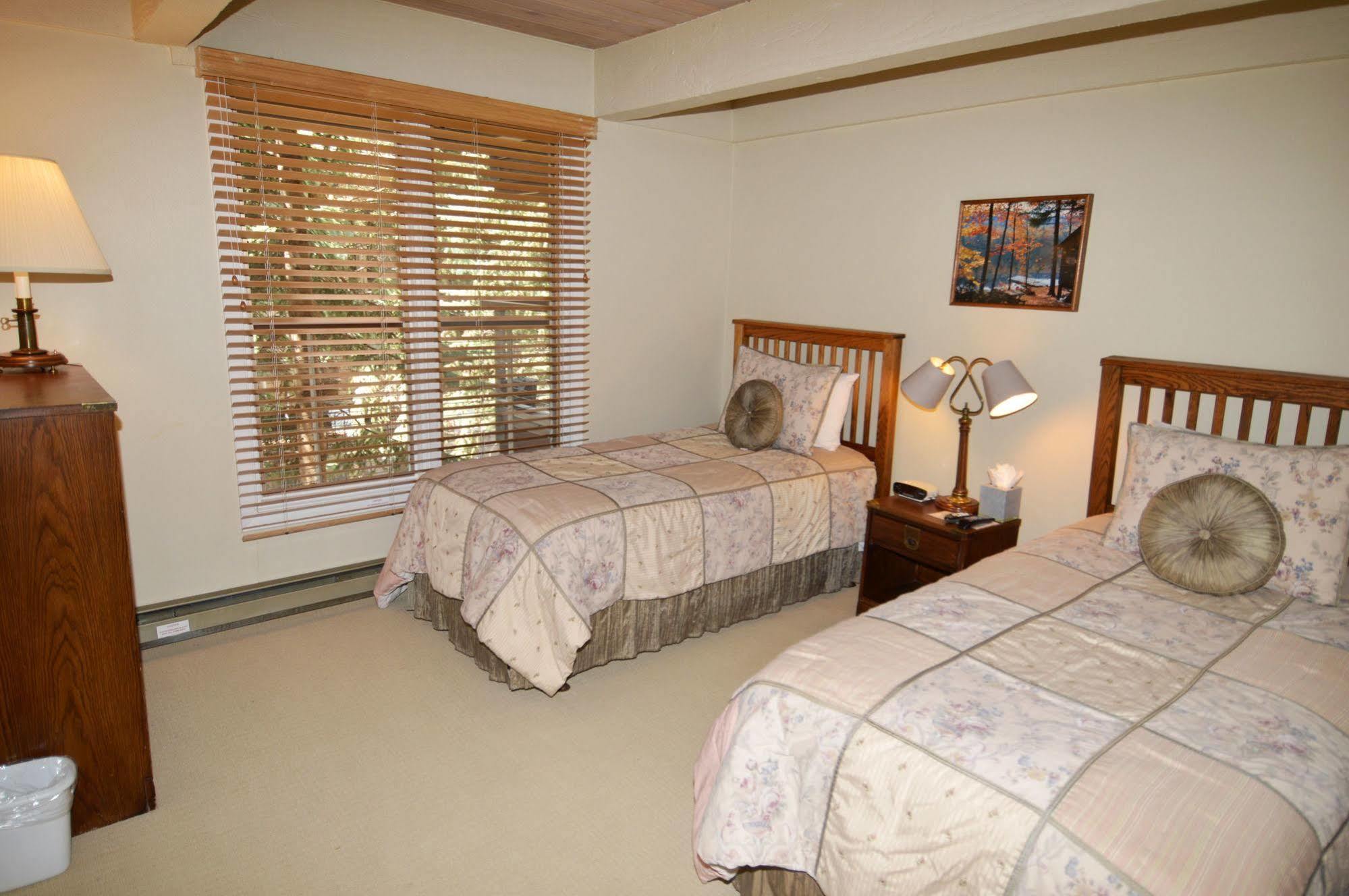 Hotel Chateau Eau Claire & Roaring Fork By Frias