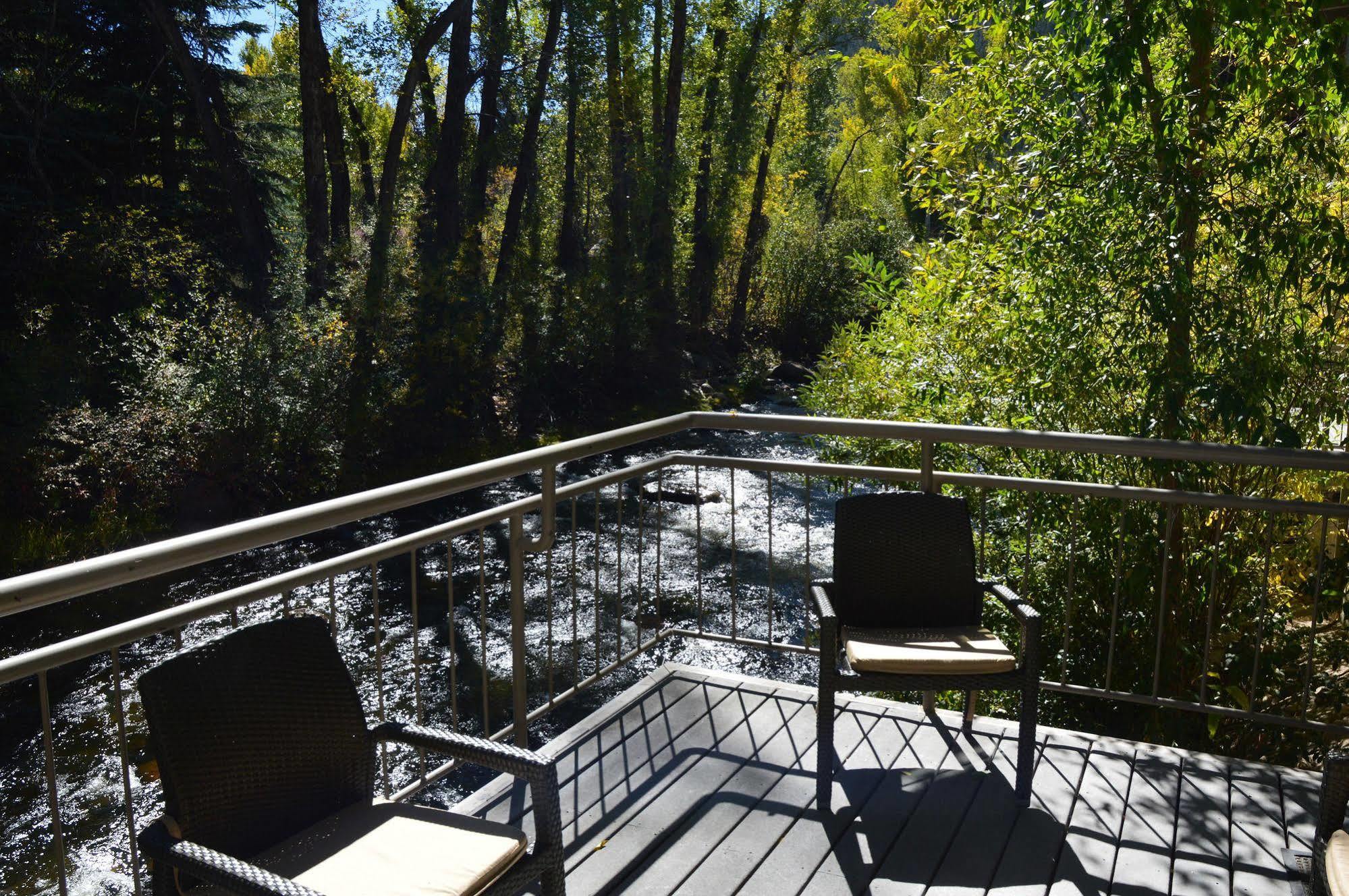 Chateau Eau Claire & Roaring Fork By Frias
