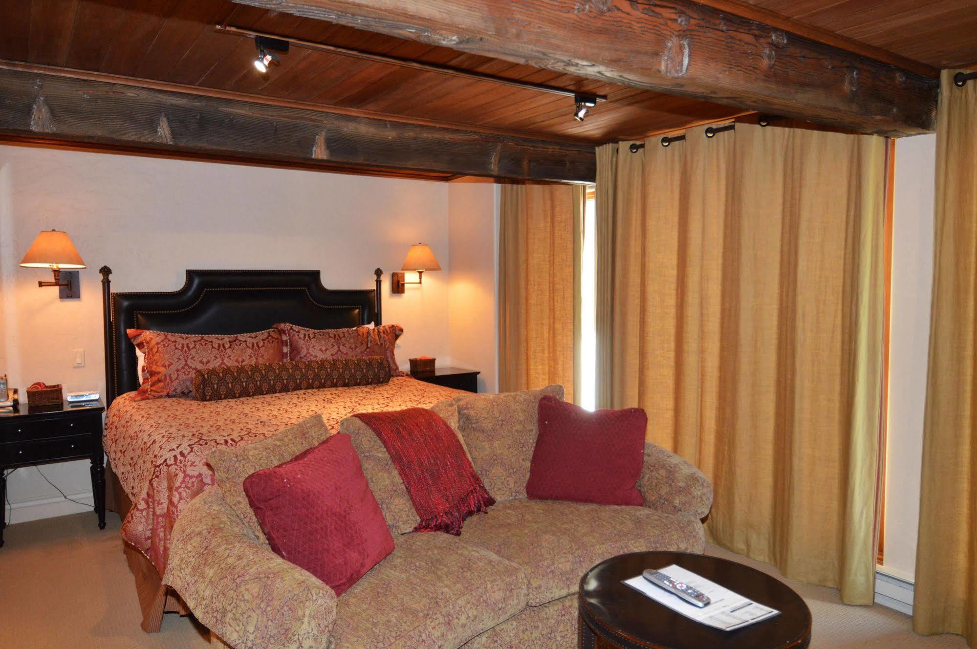 Chateau Eau Claire & Roaring Fork By Frias 4*