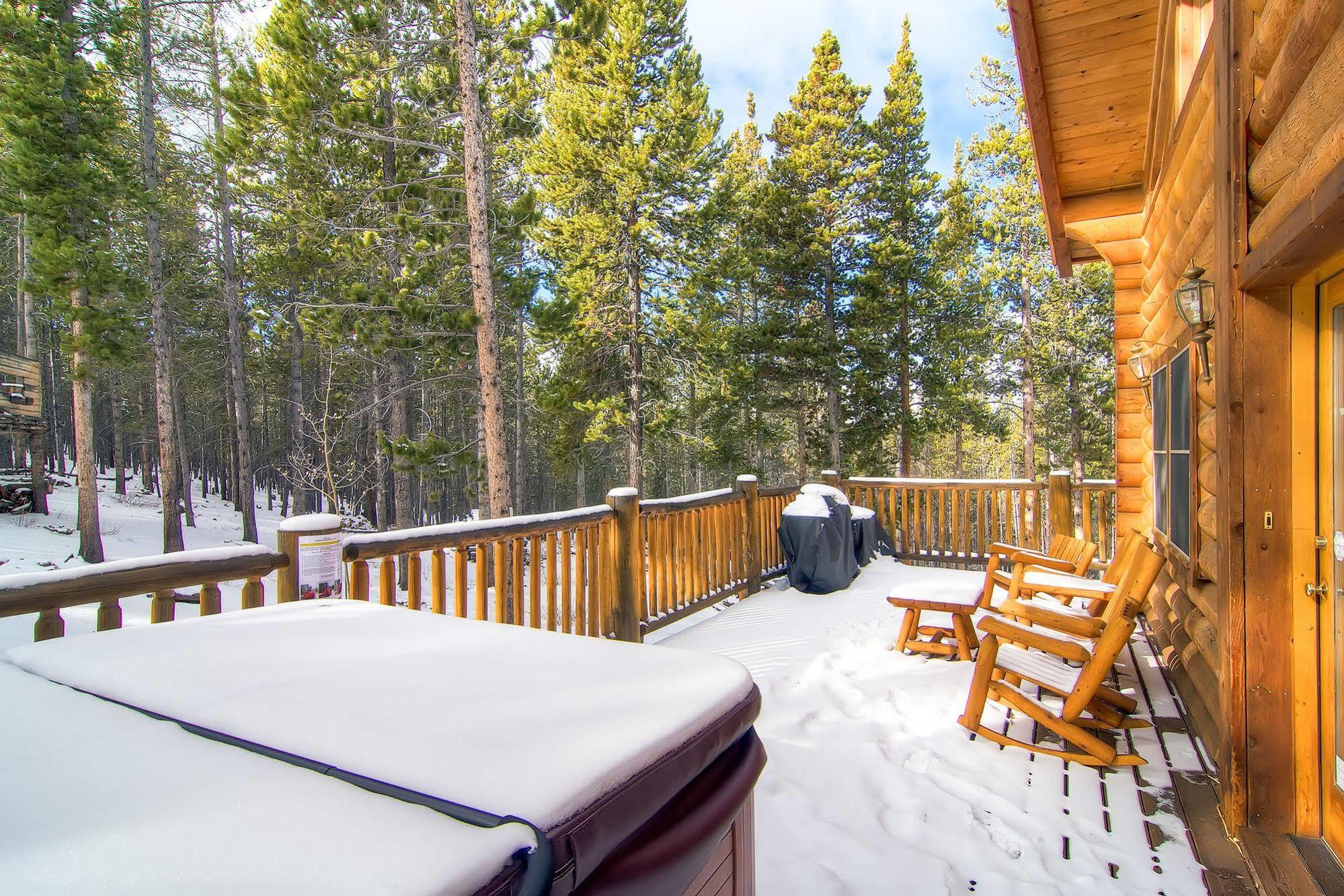Snowshoe Retreat *
