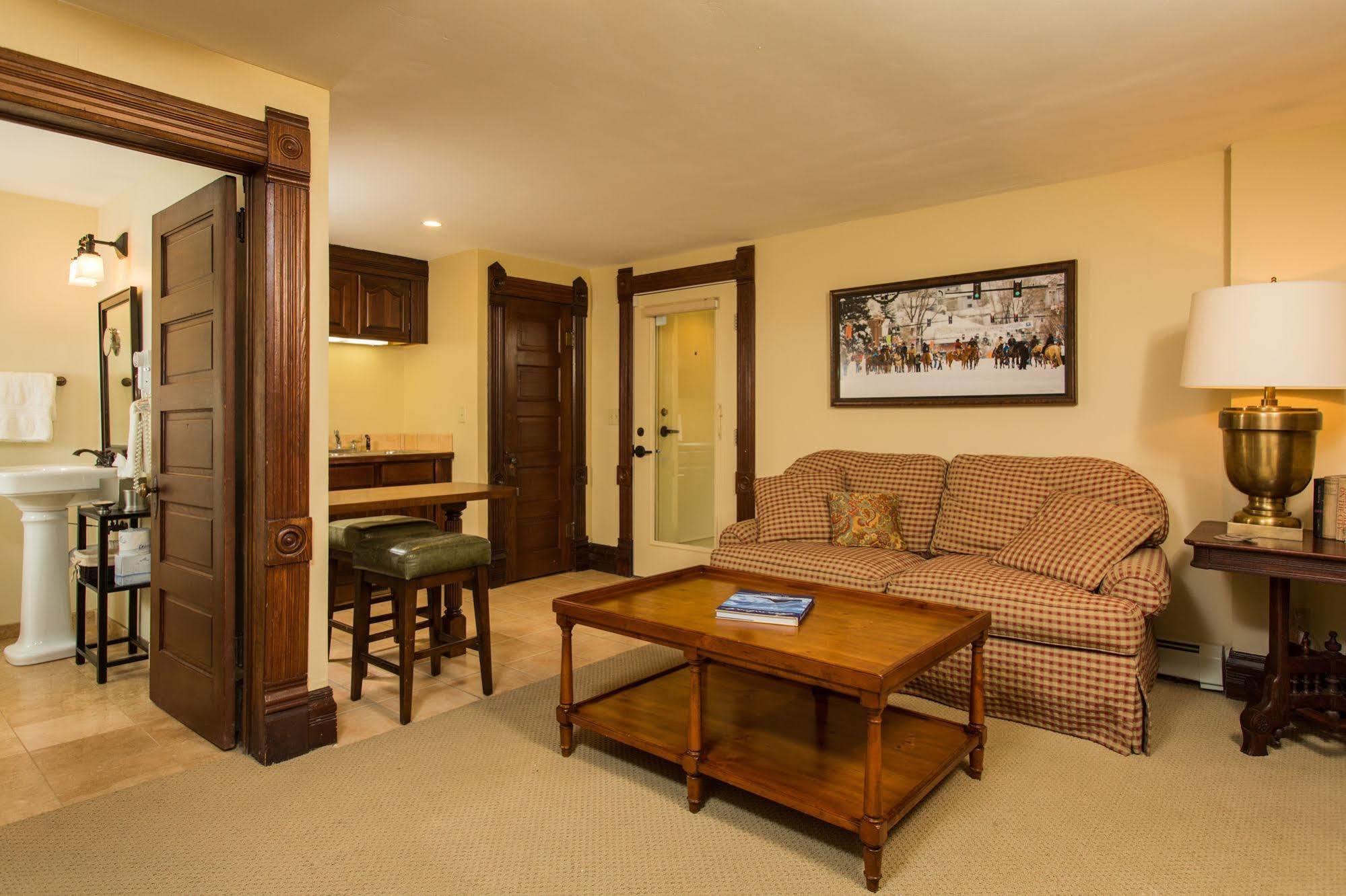 The Victorian Luxury Hotel 2*