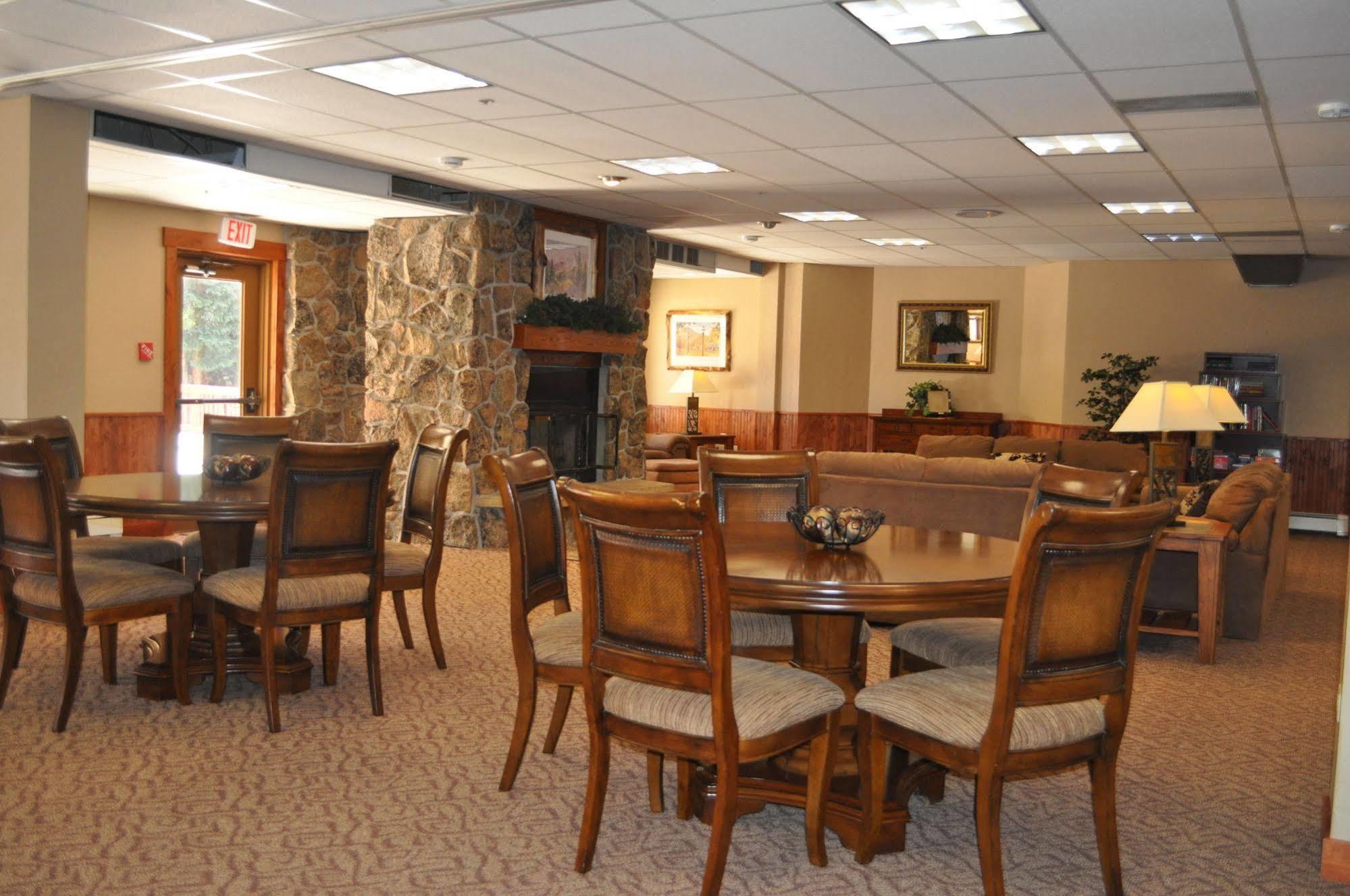 Wedgewood Hotel 3*