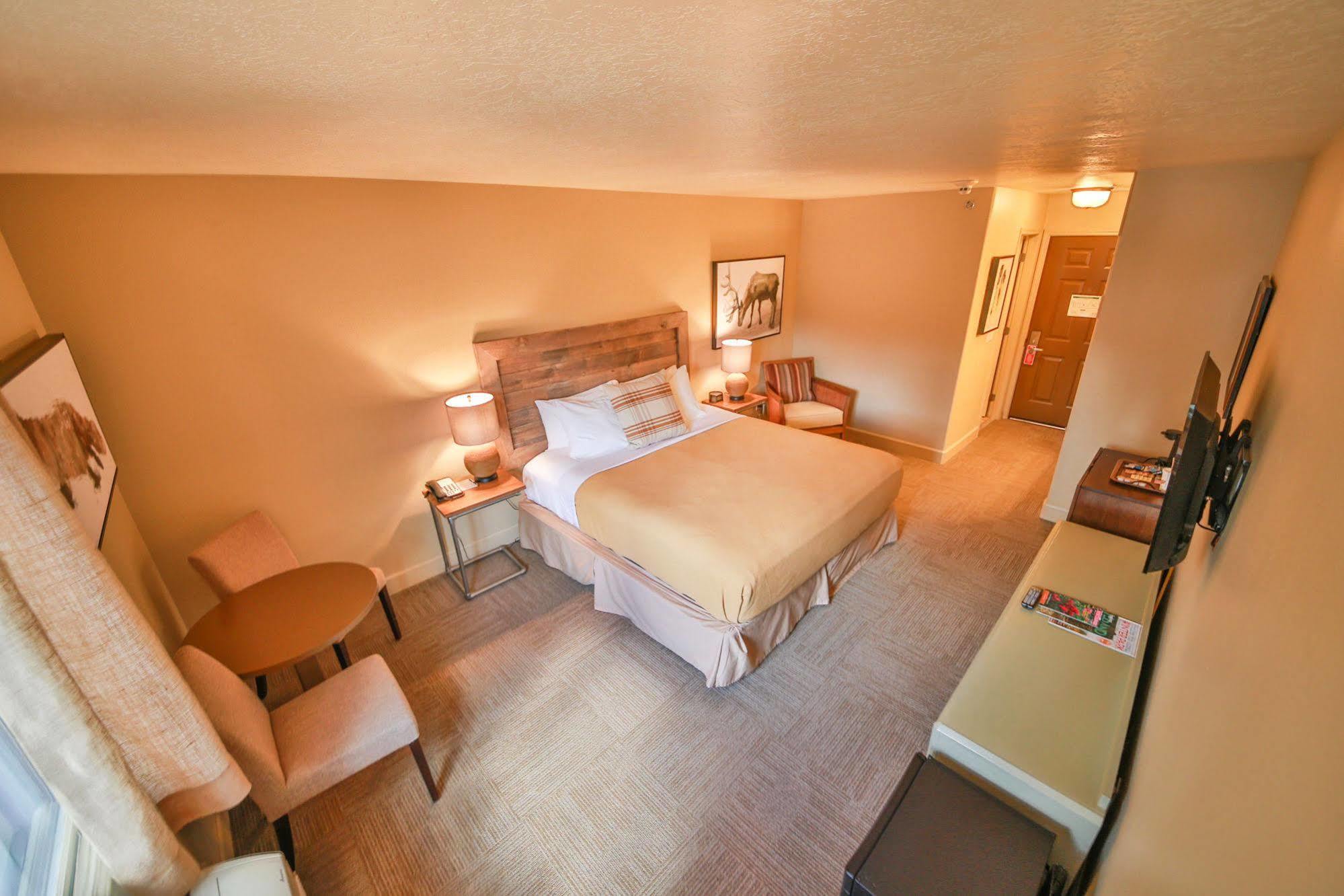 Trailhead Motel 2*