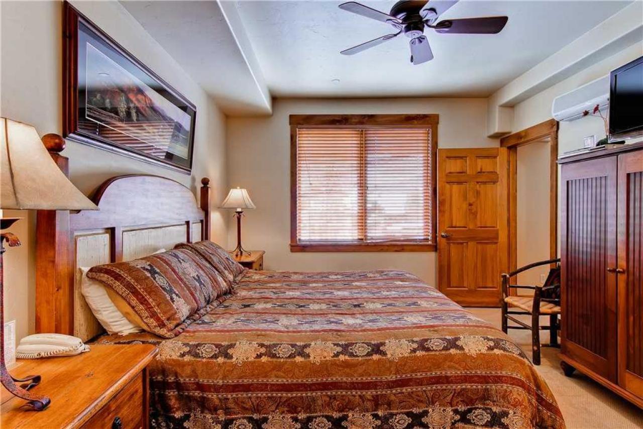 2312 Timberline Lodge, Trappeur's Crossing *