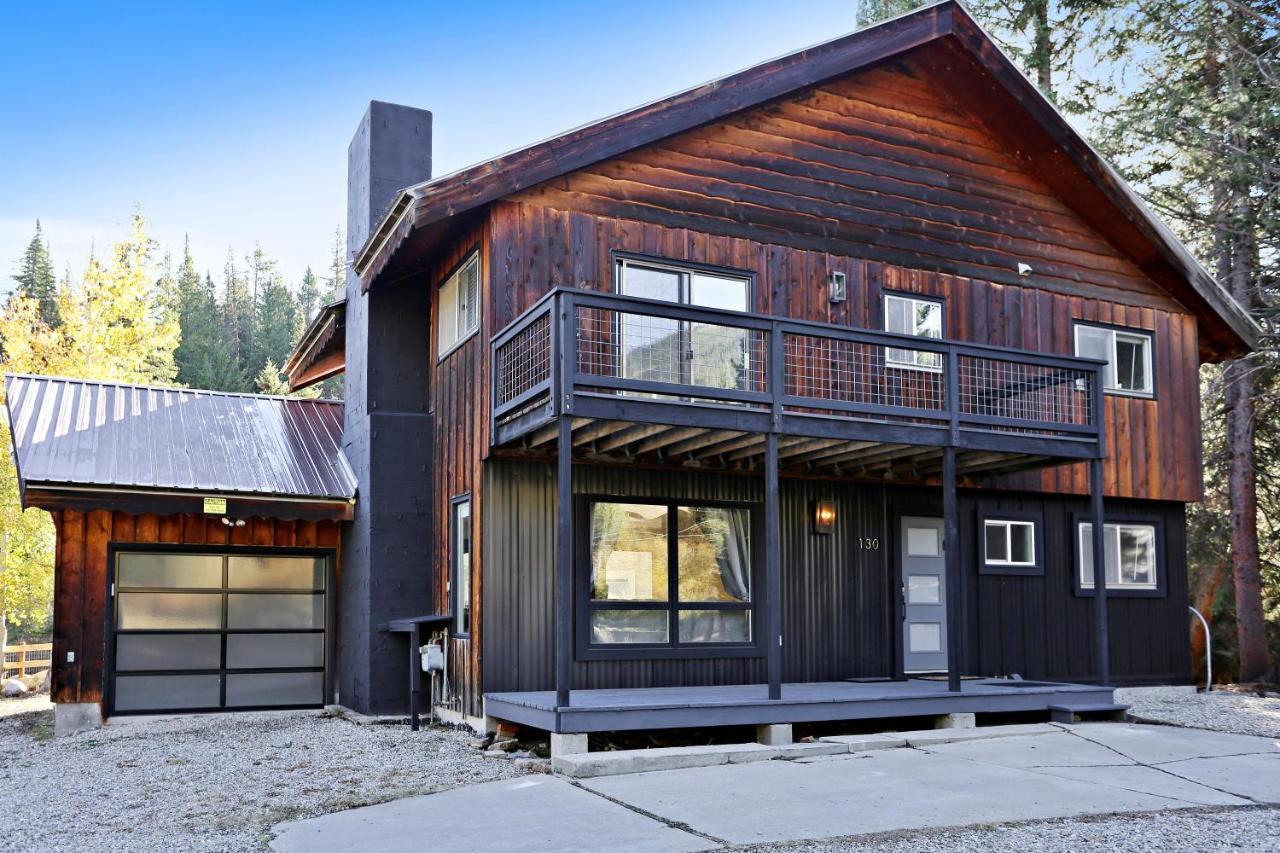 Holiday home Slopeside Luxury Chalet: Riverside With Hot Tub & Activity Perks Winter Park