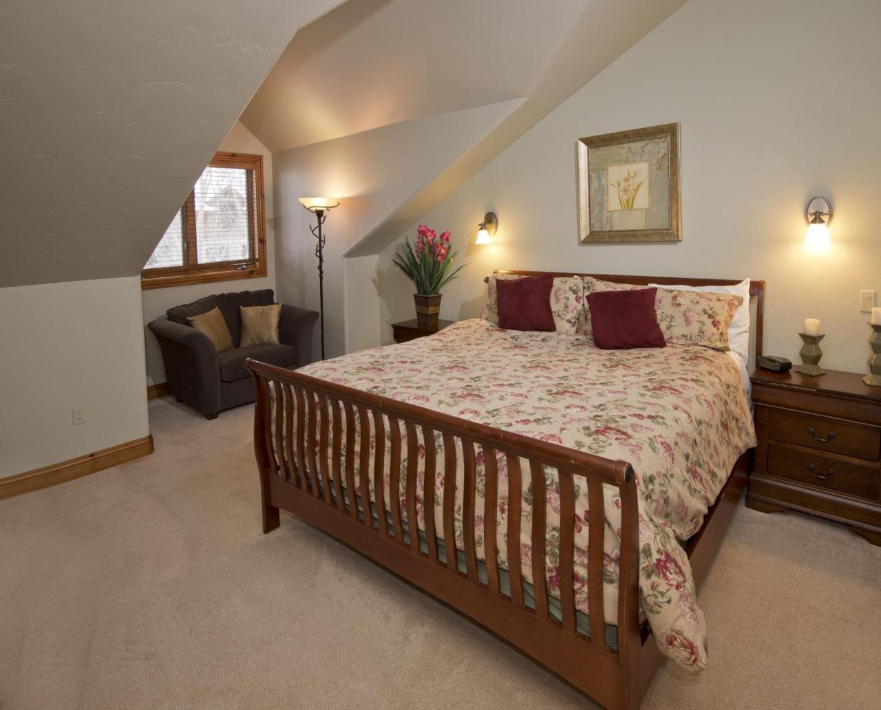 Arrowhead Village At Beaver Creek *