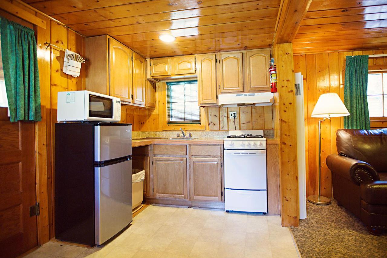 Idlewilde By The River 3* Estes Park